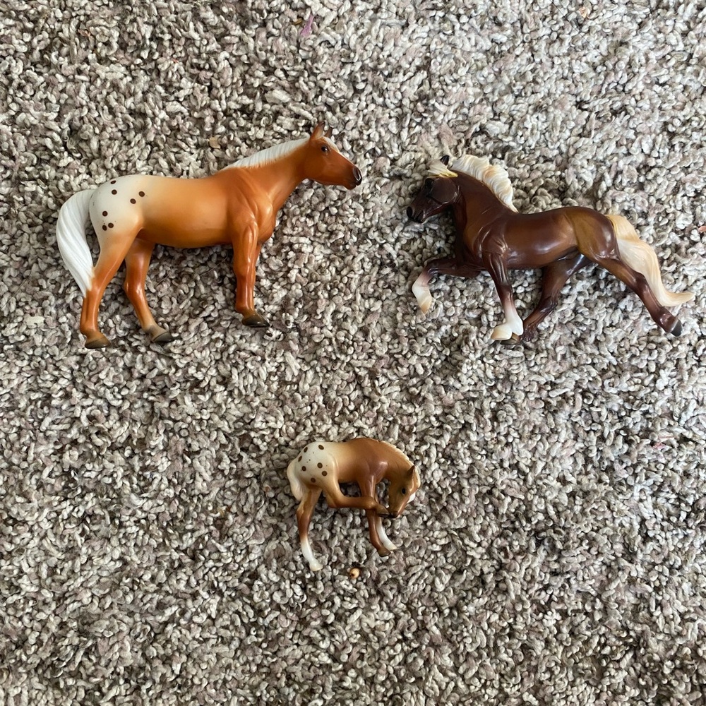 Breyer Surprise Foal Set